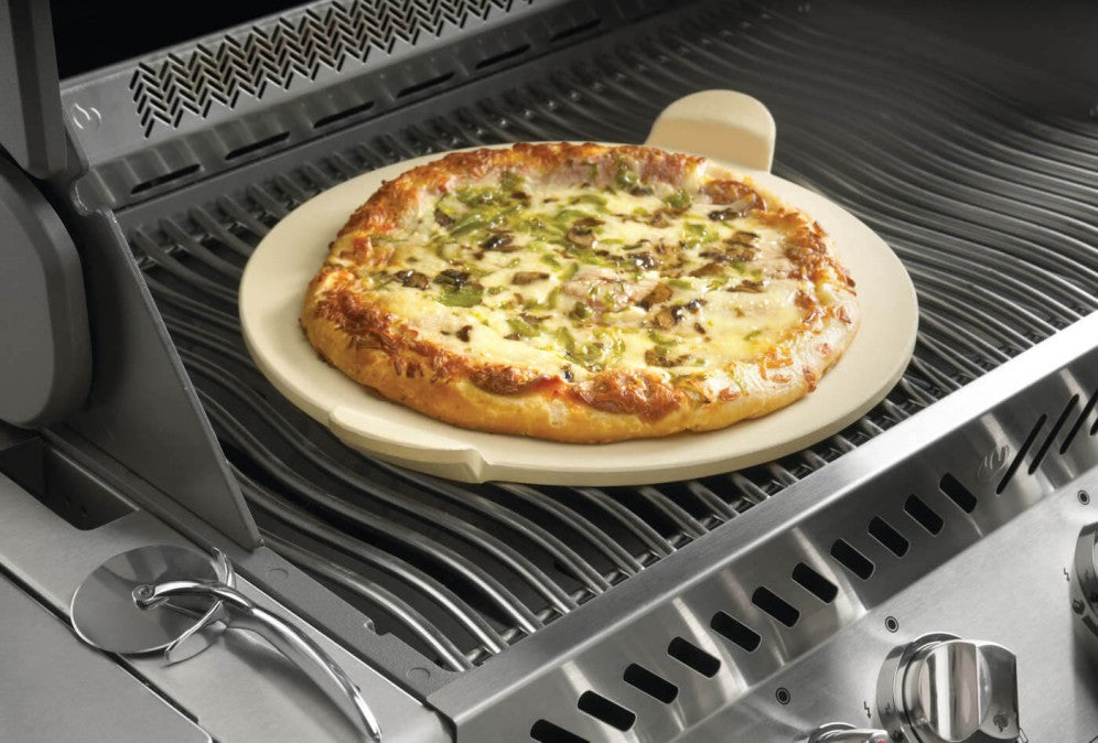 NAPOLEON PRO Pizzastein mit Pizzaschneider