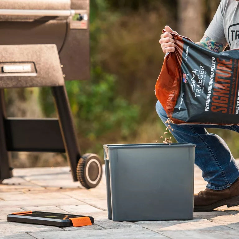 TRAEGER STAYDRY® HOLZPELLET-BEHÄLTER - Grill-Werk